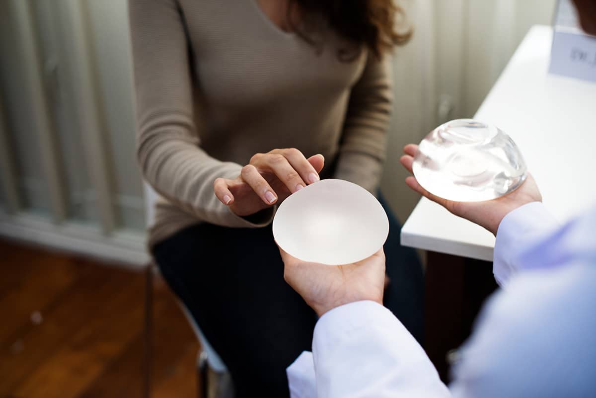 3 Tips to Pick the Right Breast Implants for Breast Augmentation